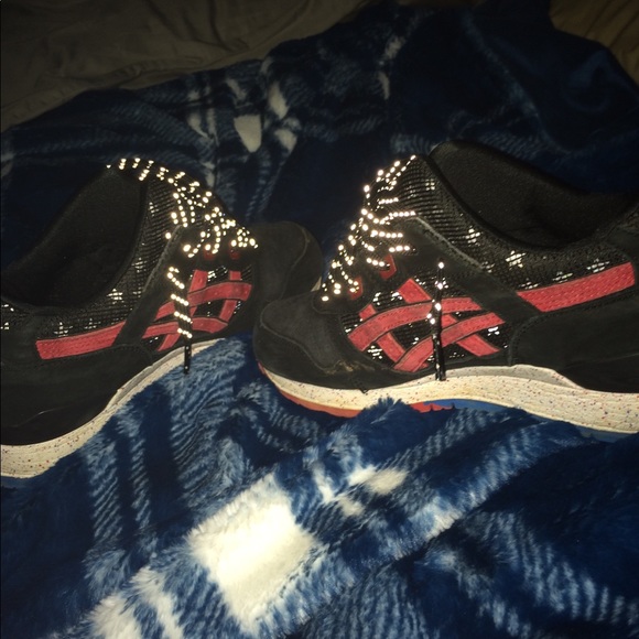 Shoes - Picture 4 of 4